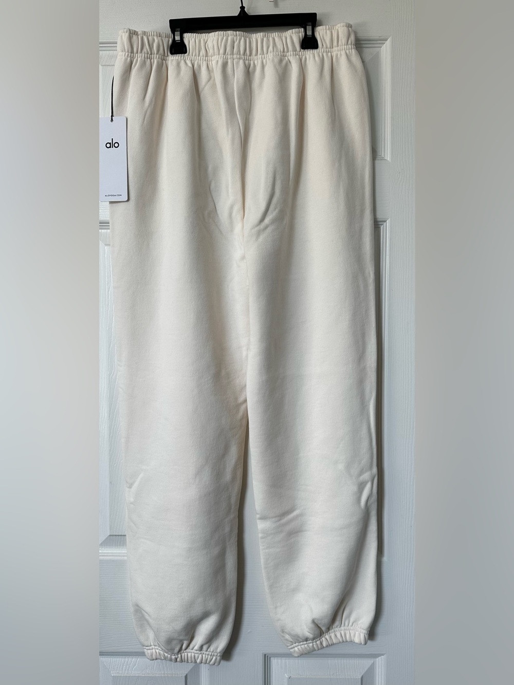 NWT! ALO Yoga Accolade Sweatpant in Ivory - Picture 7 of 9